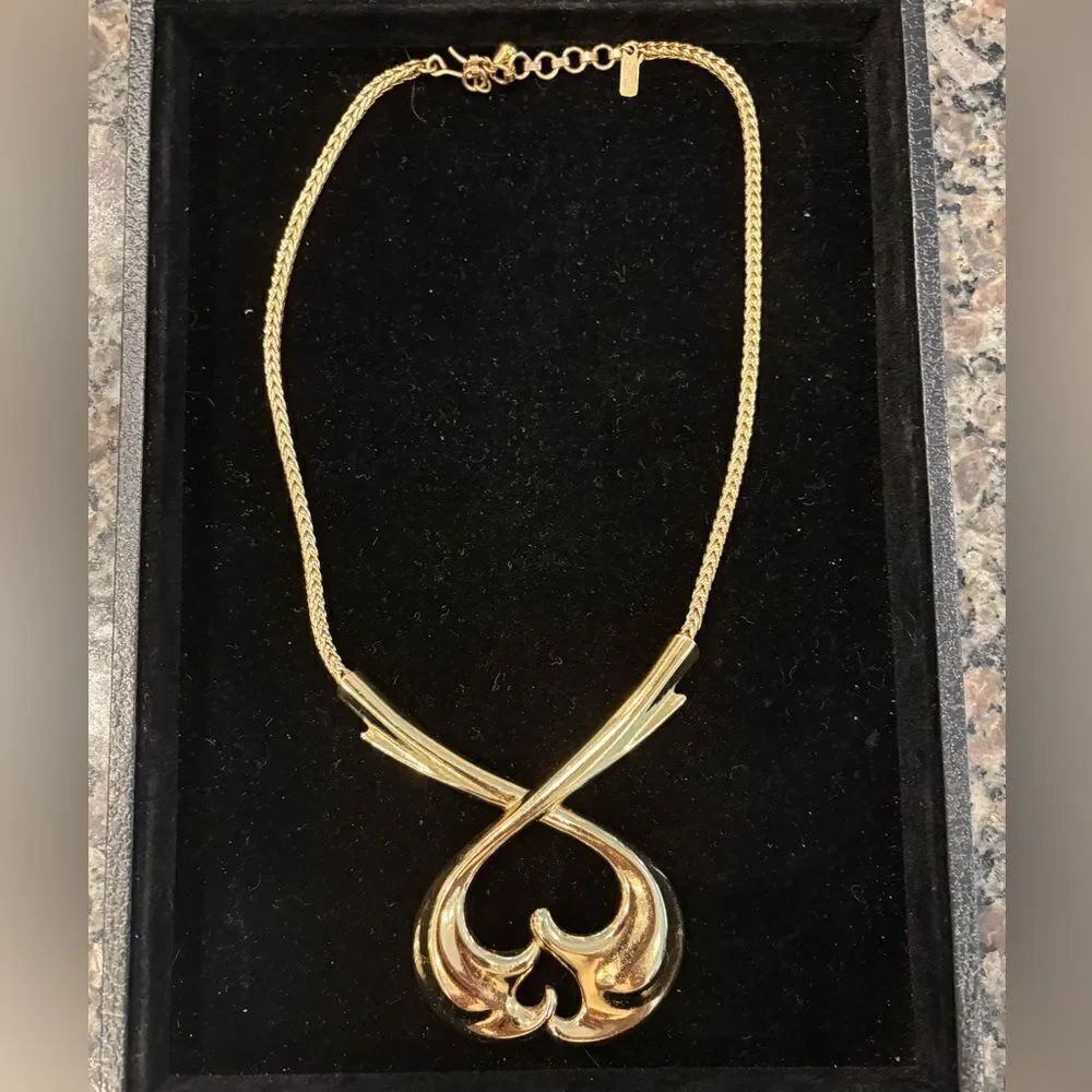 Monet Runway Vintage High Gleam Modernist Gold Pendant Necklace